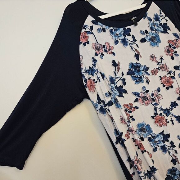 Kut from the Kloth Floral Top - Picture 3 of 7